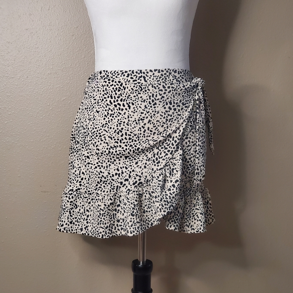 MNG Skirt Black Beige Animal Pattern Ruffled Hem Ties At The Waist